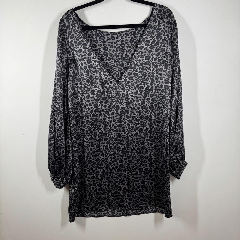 Equipment Leopard Print Silk Dress Gray Black Size M V Neck Luxe Casual Chic - Picture 7 of 11